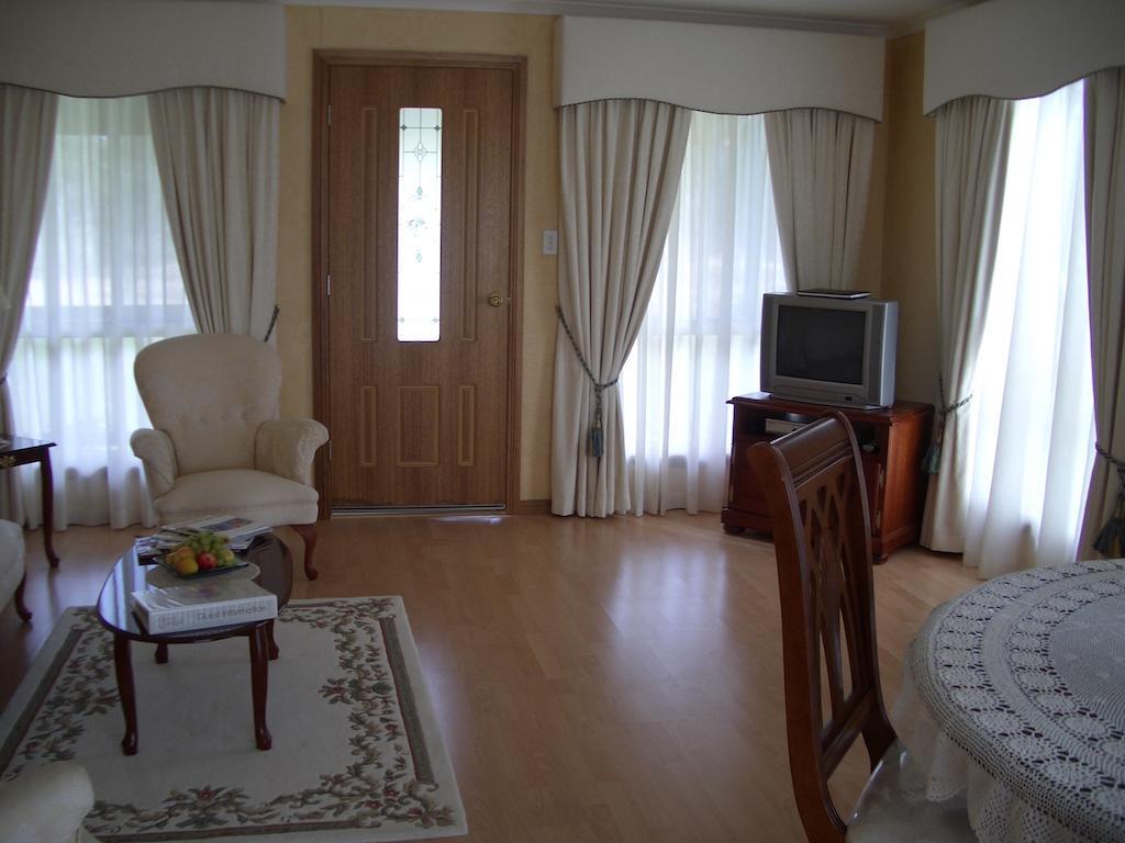 Carolynnes Cottages Наракоорт Номер фото